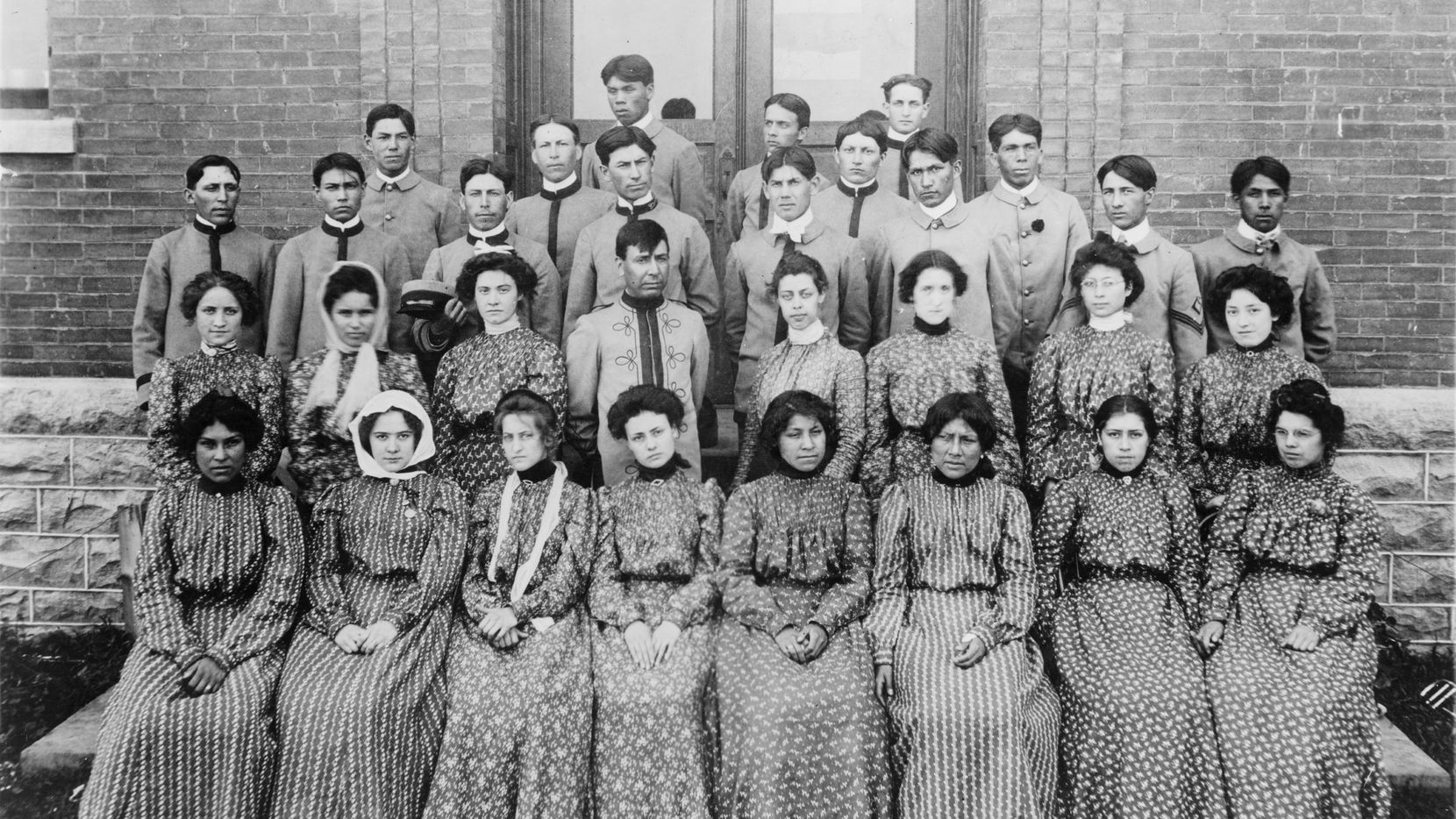 Photo of Native American residential school students