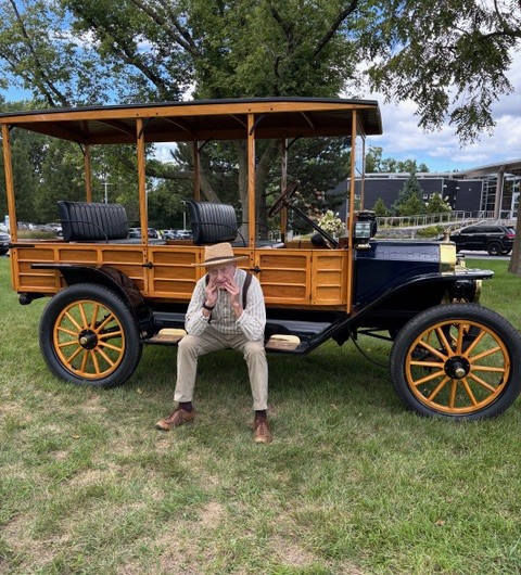 Photo of Neville Carr