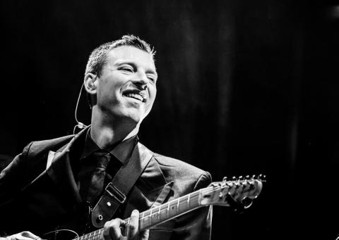 Photo of performer Josh Skaja